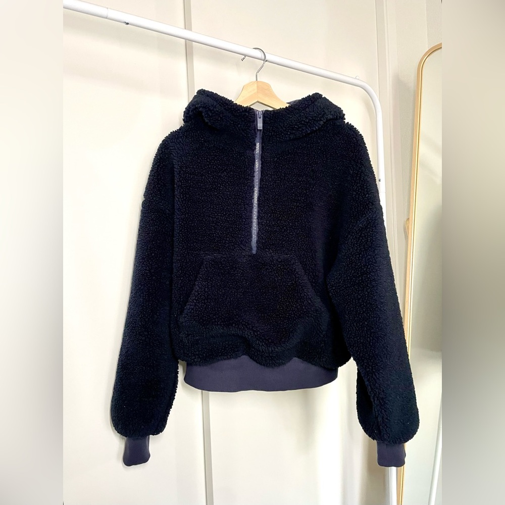 Alo Sherpa Jacket in Navy